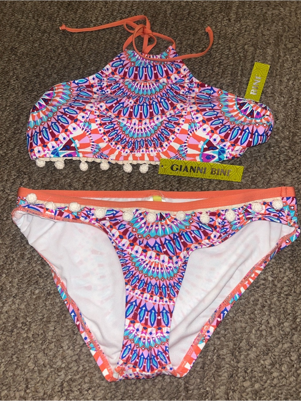 NWT Gianni Bini High-neck halter top with matching low-rise swim bottoms size M